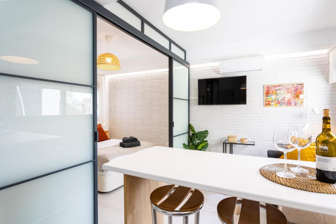Suite Home Cervantes Malaga Bagian luar foto
