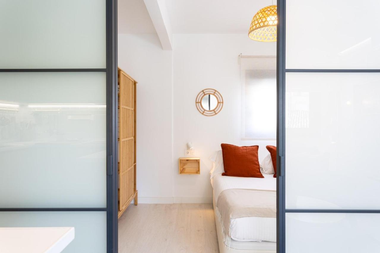Suite Home Cervantes Malaga Bagian luar foto