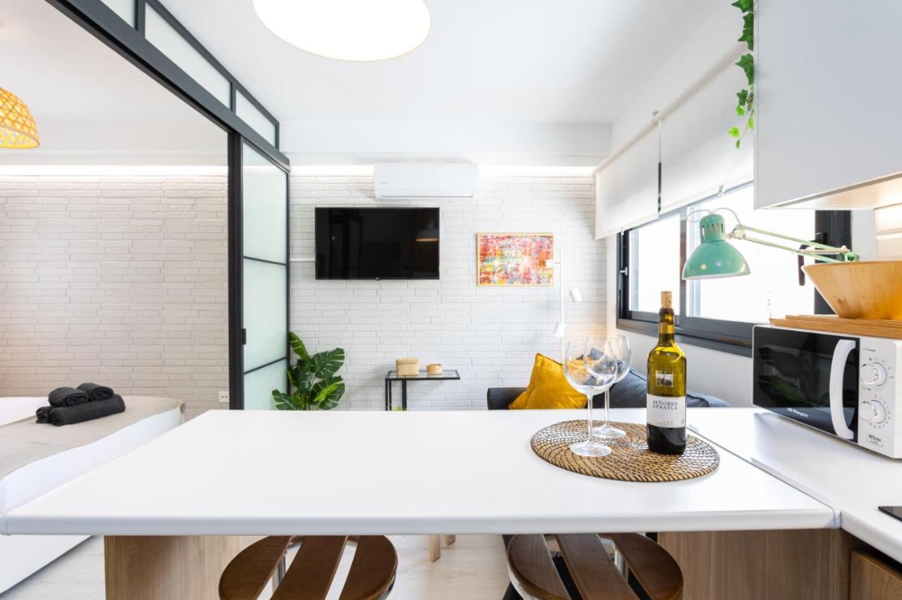 Suite Home Cervantes Malaga Bagian luar foto