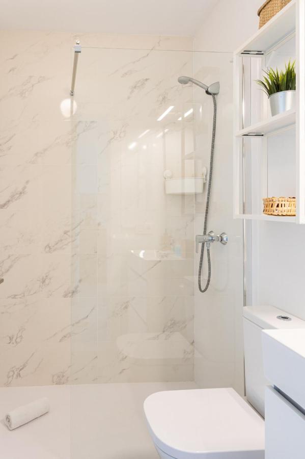 Suite Home Cervantes Malaga Bagian luar foto